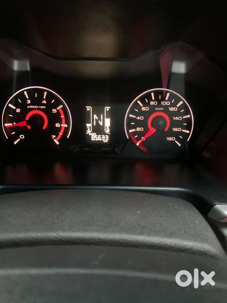 Mahindra Kuv 100 2017