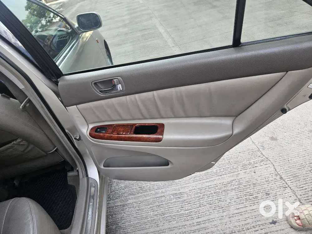 Toyota Camry 2005 Petrol/ Cng 125000 Km Driven Automatic 2.5lt Engine