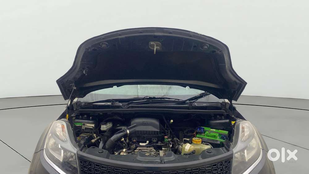 Tata Nexon 1.2 Revotron Xt, 2018, Petrol