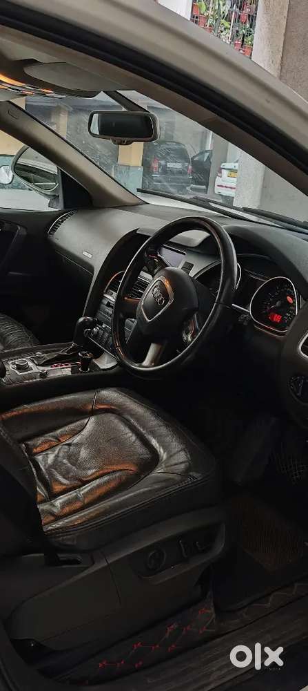 Audi Q7 (mint Condition)