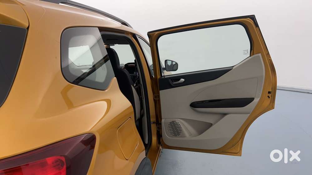 Renault Triber Rxz, 2019, Petrol