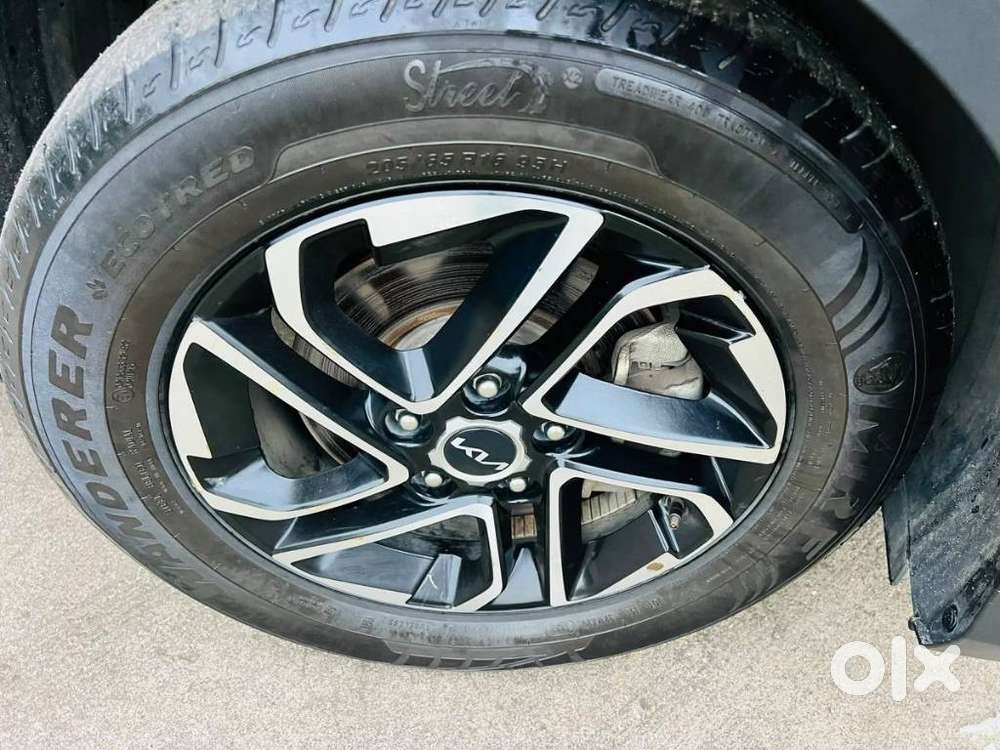 Kia Carens 1.4 Luxury 7 Str, 2022, Petrol