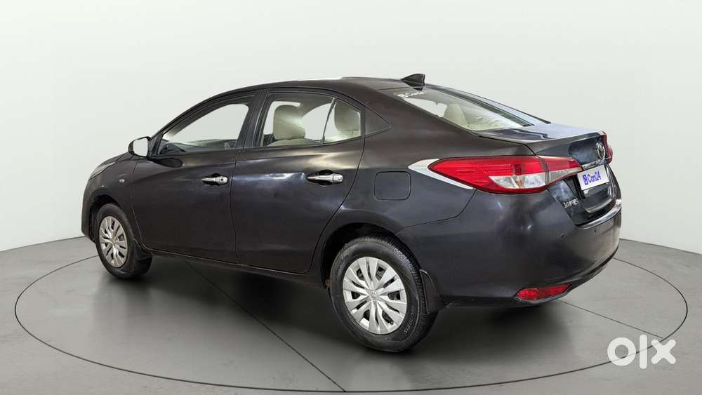 Toyota Yaris J Cvt, 2018, Petrol