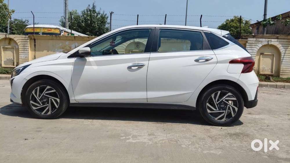 Hyundai I20 Asta (o) 1.2 Mt, 2023, Petrol