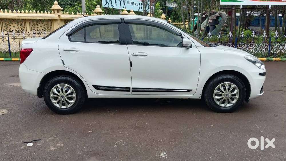 Maruti Suzuki Dzire 1.2 Vxi, 2022, Petrol