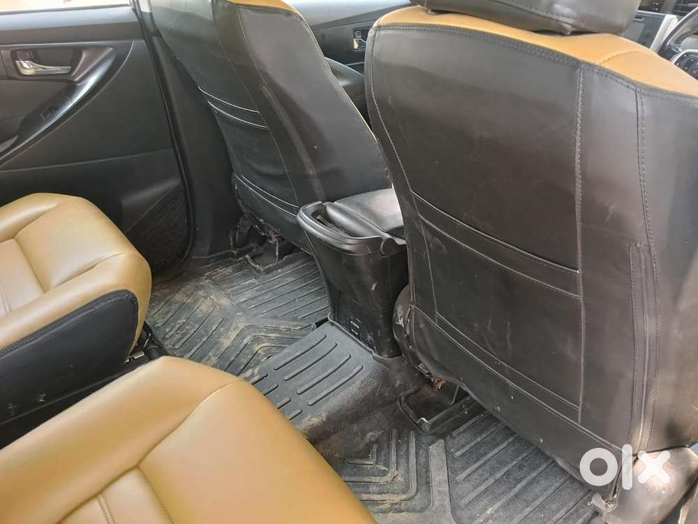Toyota Innova Crysta 2.4g