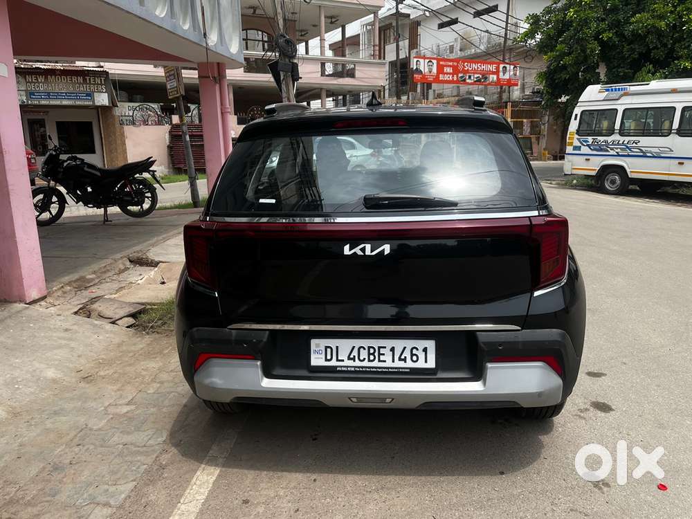 Kia Sonet Htk Optional With Sunroof