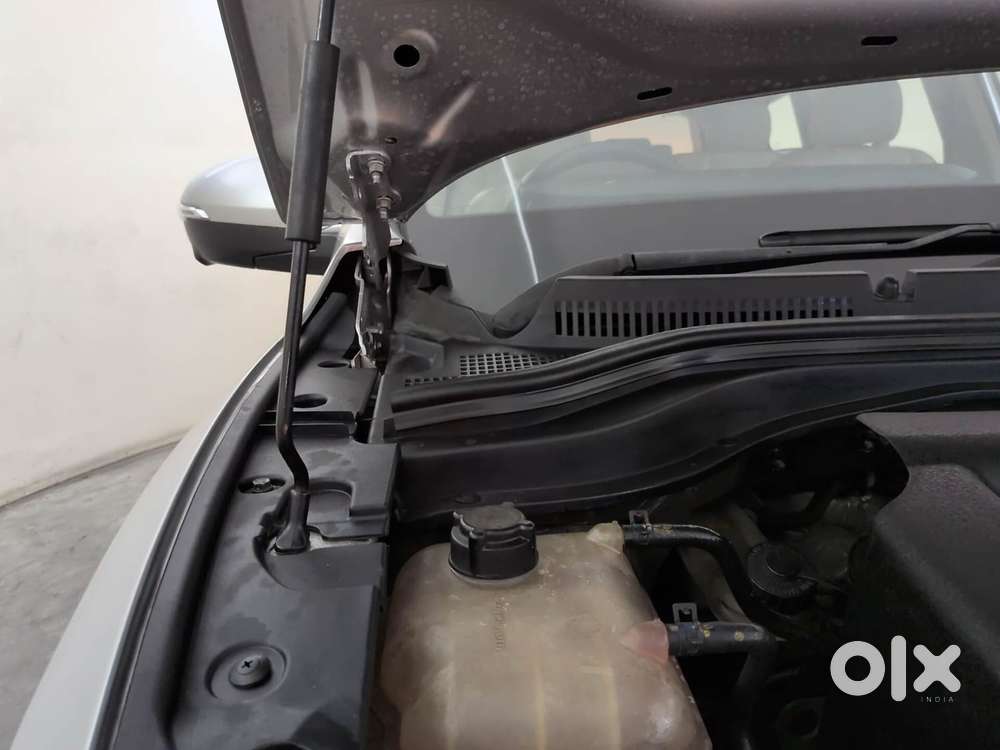 Mahindra Xuv700 2.0 Ax 7 Petrol At Luxury Pack Str, 2021, Petrol