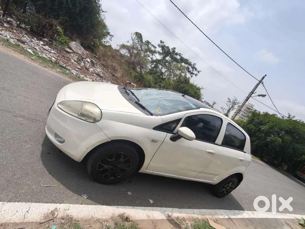 Fiat Punto 2013 Diesel 85000 Km Driven