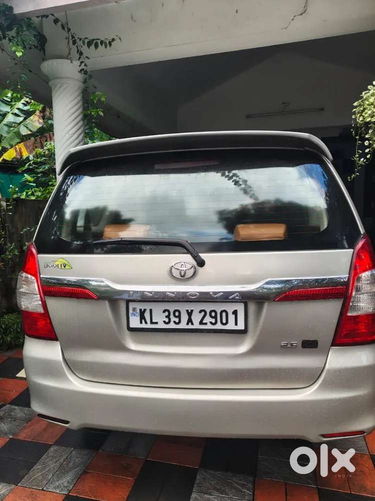 2013 Innova 7 Seater 2.5 Diesel Engine