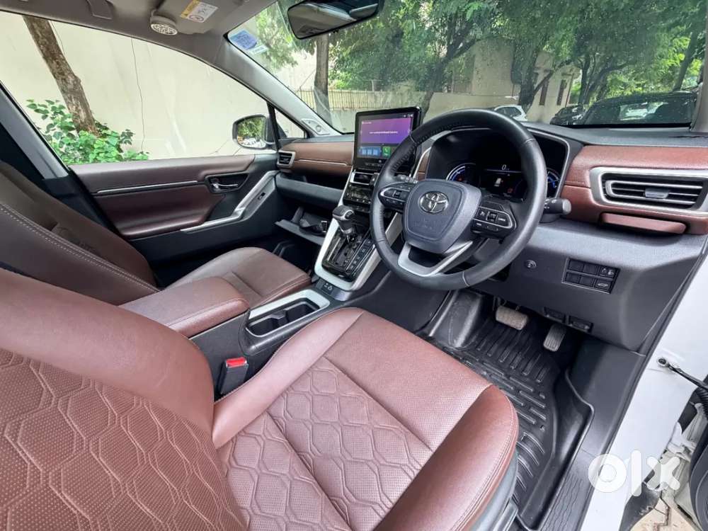 Toyota Innova Hycross, 2026, Petrol