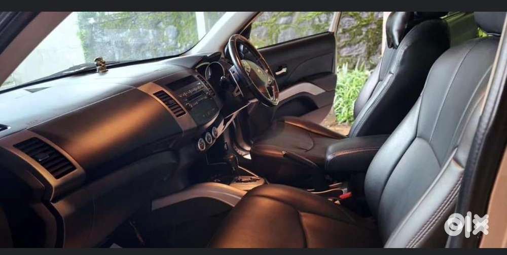 Mitsubishi Outlander 2009 Petrol Well Maintained