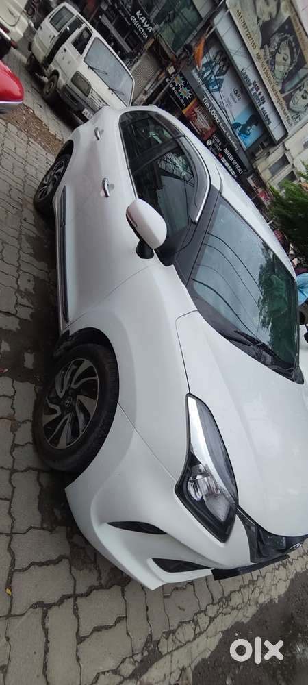 Toyota Glanza 1.2 V Amt, 2019, Petrol