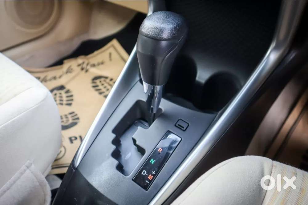 Toyota Yaris J Cvt, 2020, Petrol