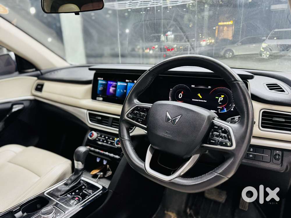 Mahindra Xuv700 2.2 Ax 7 Diesel At Luxury Pack Str, 2023, Diesel