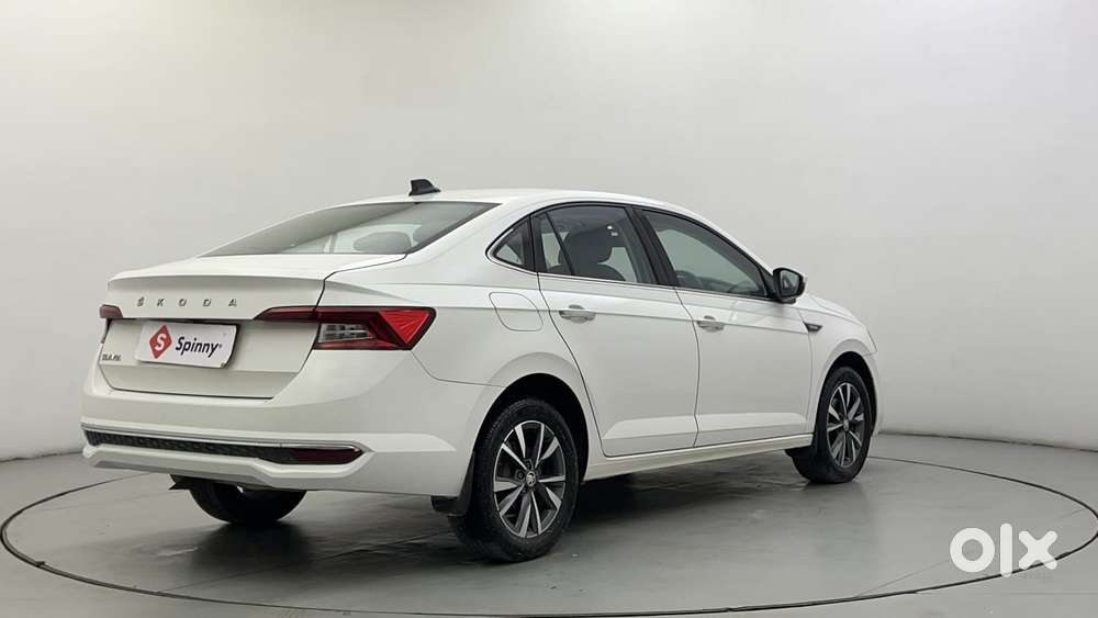 Skoda Slavia Style 1.0l Tsi At, 2022, Petrol
