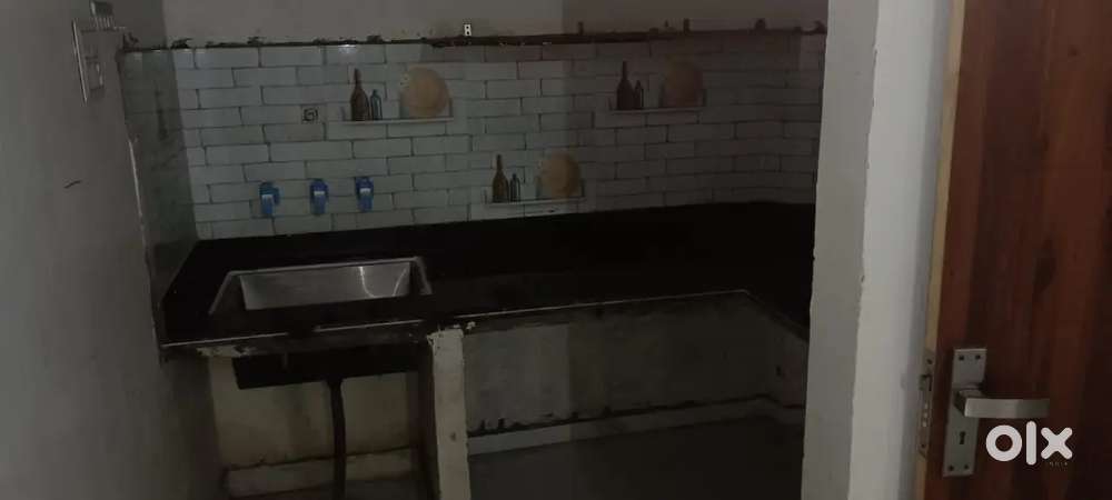 2BHK For rent for small family . only vegetarian allow
