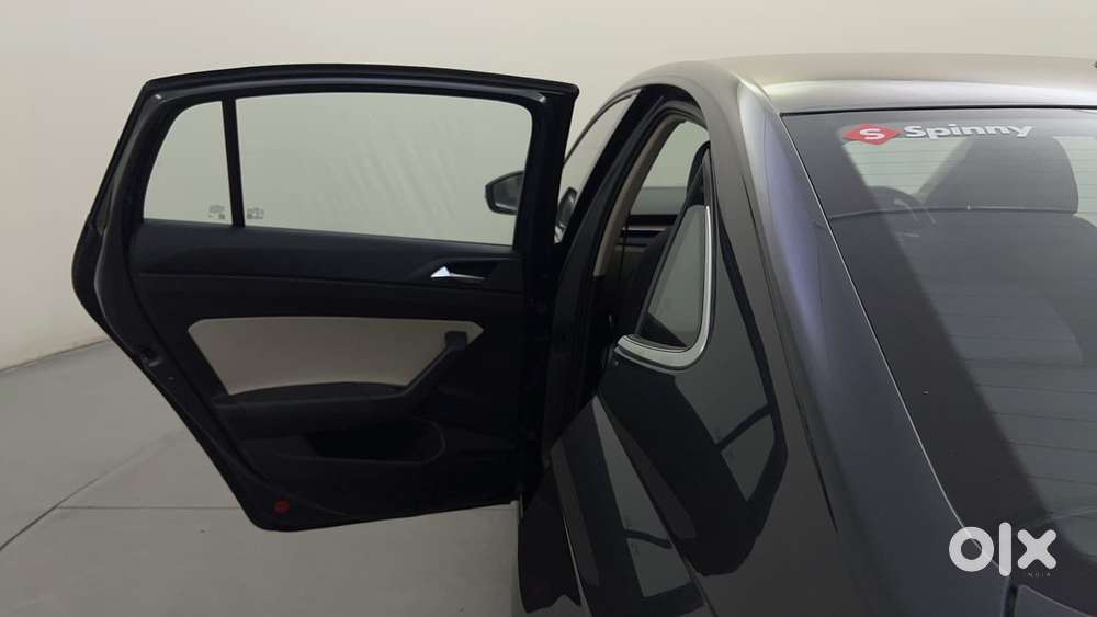 Skoda Slavia Style 1.0l Tsi Mt, 2023, Petrol