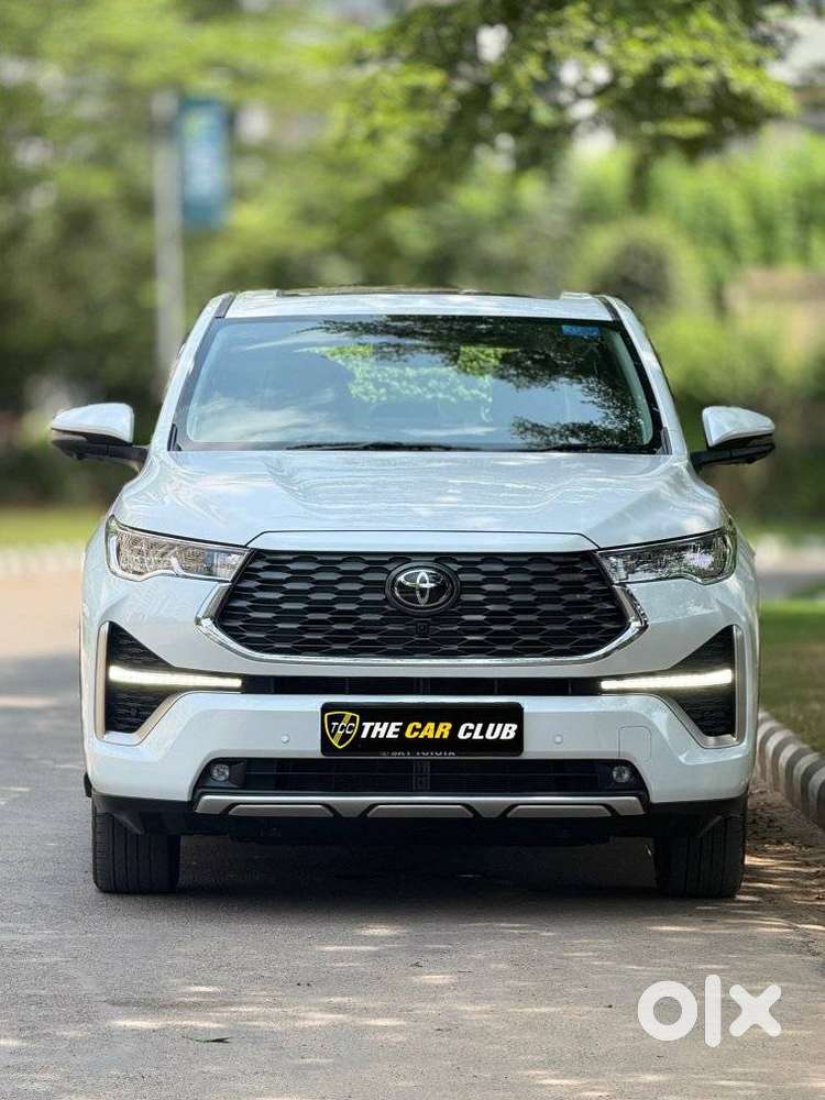Toyota Innova Hycross 2.0 Zx Hybrid 7 Str, 2025, Petrol
