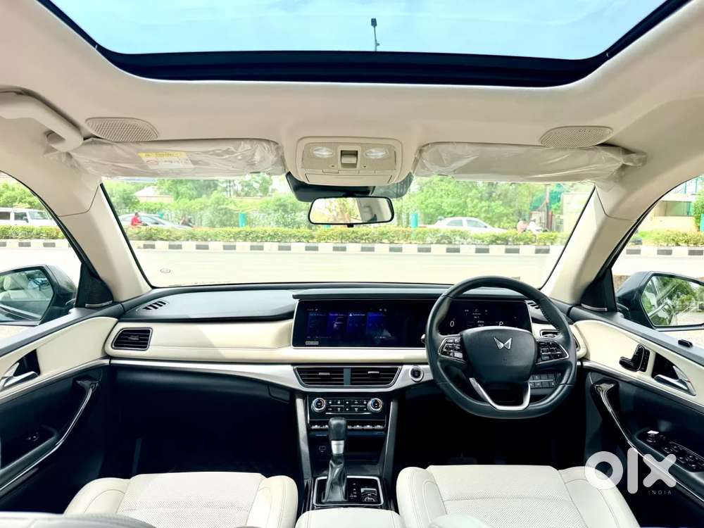 Mahindra Xuv700 2.2 Ax 7 Diesel At Luxury Pack Str, 2024, Diesel