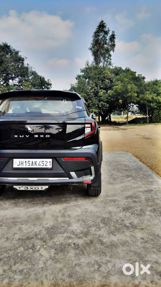 Mahindra Xuv 3xo Petrol 2025