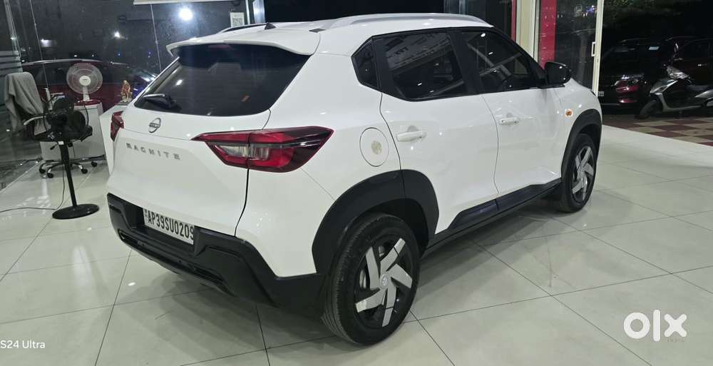 Nissan Magnite 1.0 Xv, 2023, Petrol