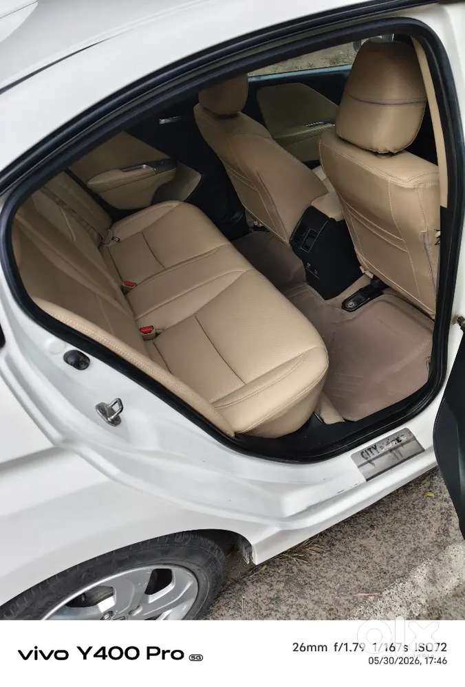 Sunroof, Push Button Start,cruise Control