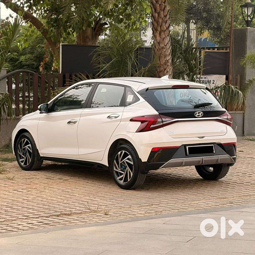 Hyundai I20 Asta (o) 1.2 Ivt, 2024, Petrol