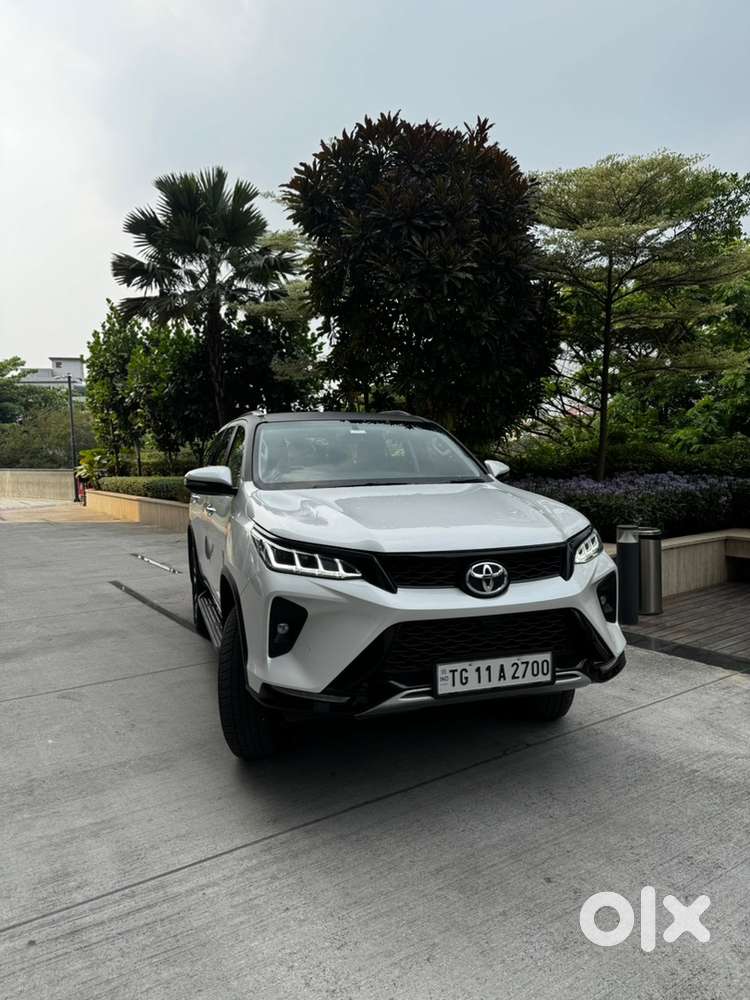 Toyota Fortuner Legender