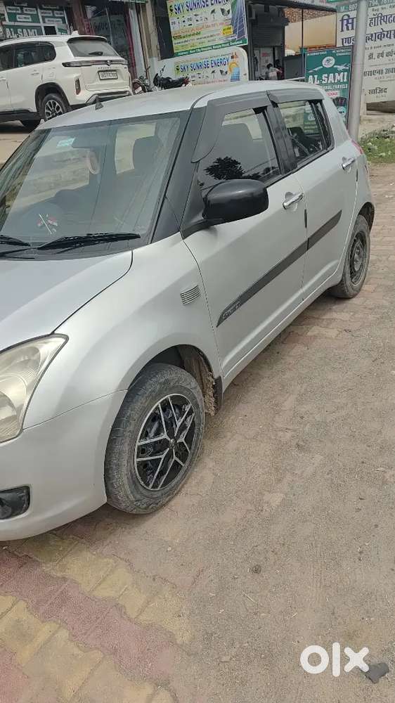 Maruti Suzuki Swift Lxi 2010
