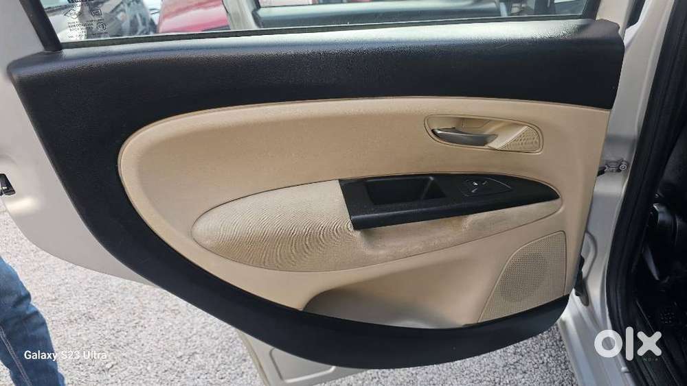 Fiat Linea 2007-2013 Emotion (diesel), 2010, Diesel