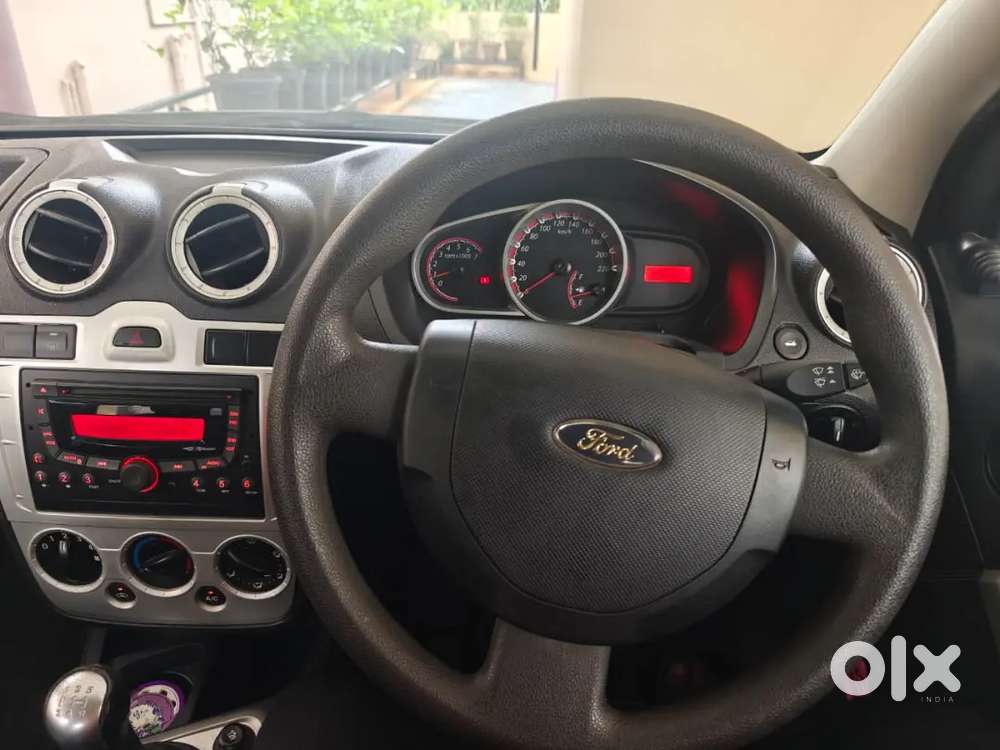 Ford Figo 1.2 Trend Petrol 2011