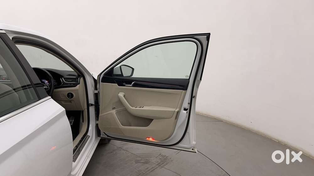 Skoda Superb 2.0 L&k Tsi At, 2021, Petrol