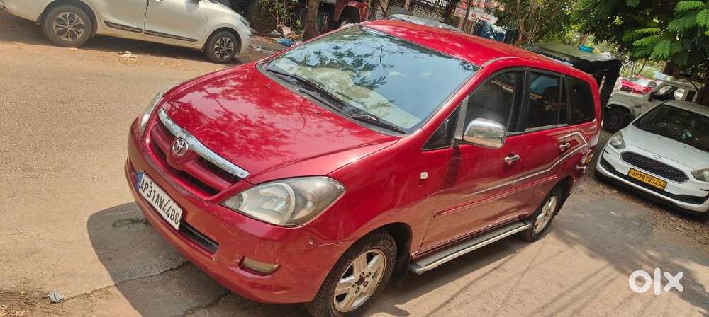 Toyota Innova 2.5 V Diesel 8-seater, 2007, Diesel