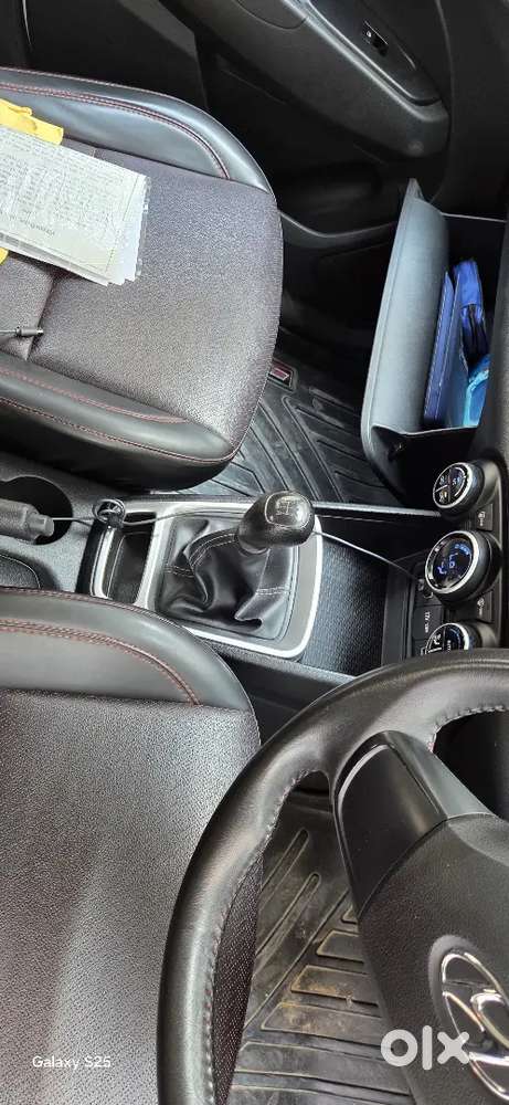 Hyundai Venue 2022 Petrol 26000 Km Driven