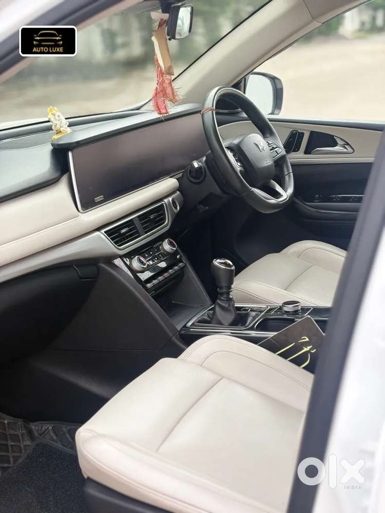 Mahindra Xuv700 2.2 Ax 7 Diesel Mt Luxury Pack Str, 2022, Diesel