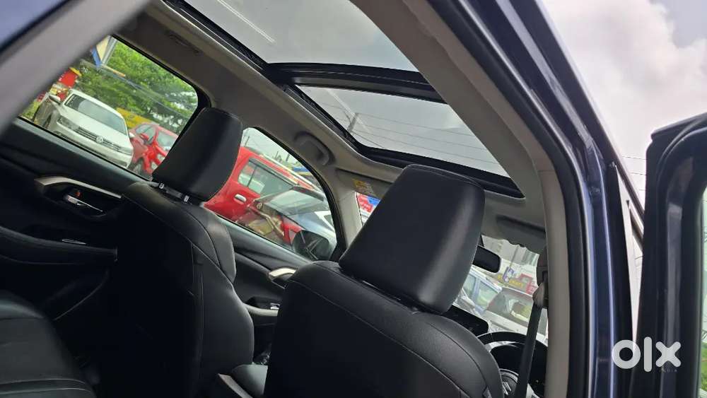 2023maruti Suzuki Grand Vitara Strong Hybrid Batter+petrol 35kmpl