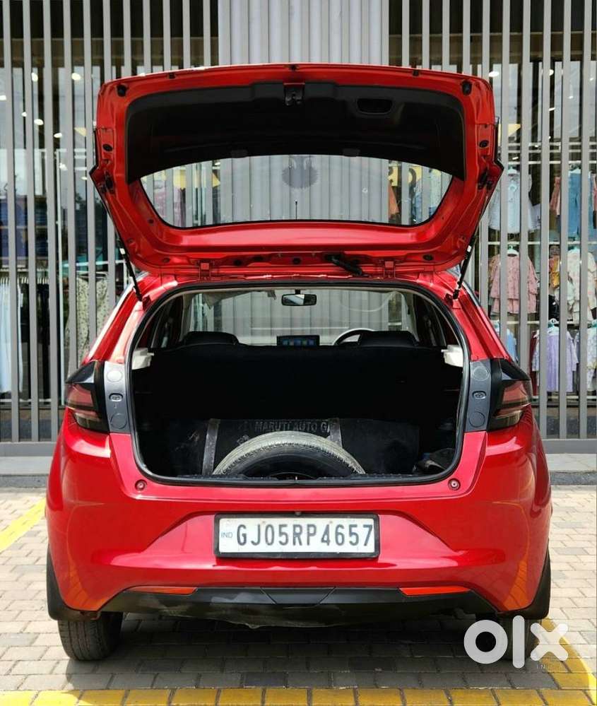 Tata Altroz 1.2 Xe, 2022, Cng & Hybrids