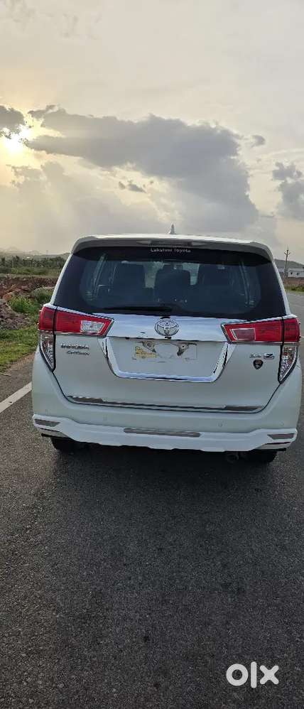 Toyota Innova Crysta 2.4 Z 7 STR 2021