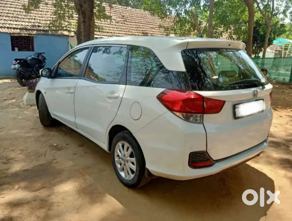 Honda Mobilio Top V Model