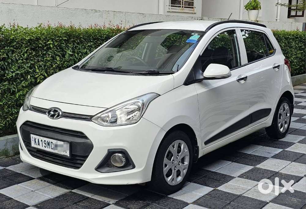 Hyundai I10 Sportz At, 2014, Petrol