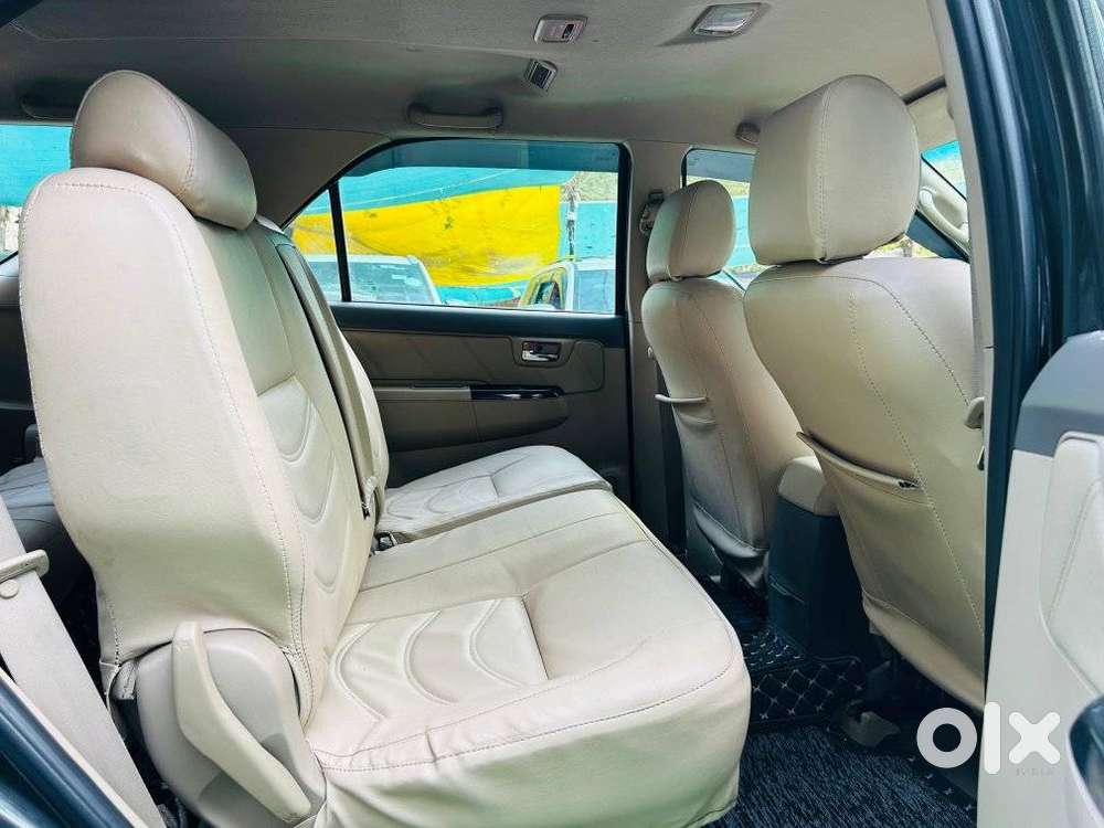 Toyota Fortuner 2011-2016 4x2 Manual, 2013, Diesel