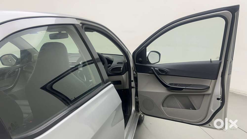 Tata Tiago 1.2 Revotron Xm, 2016, Petrol