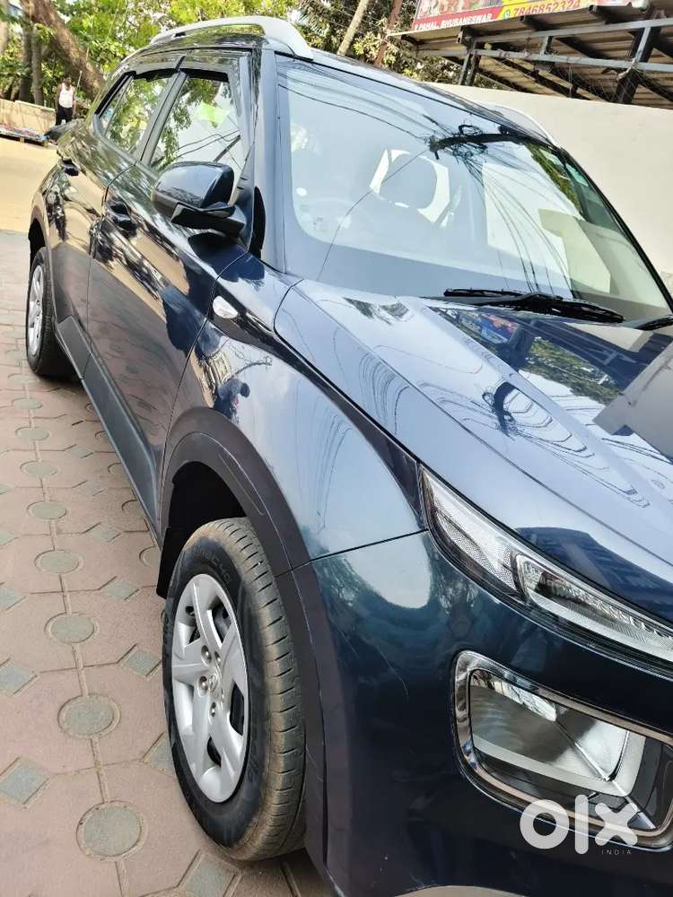 Hyundai Venue 2020 Petrol Well Maintained