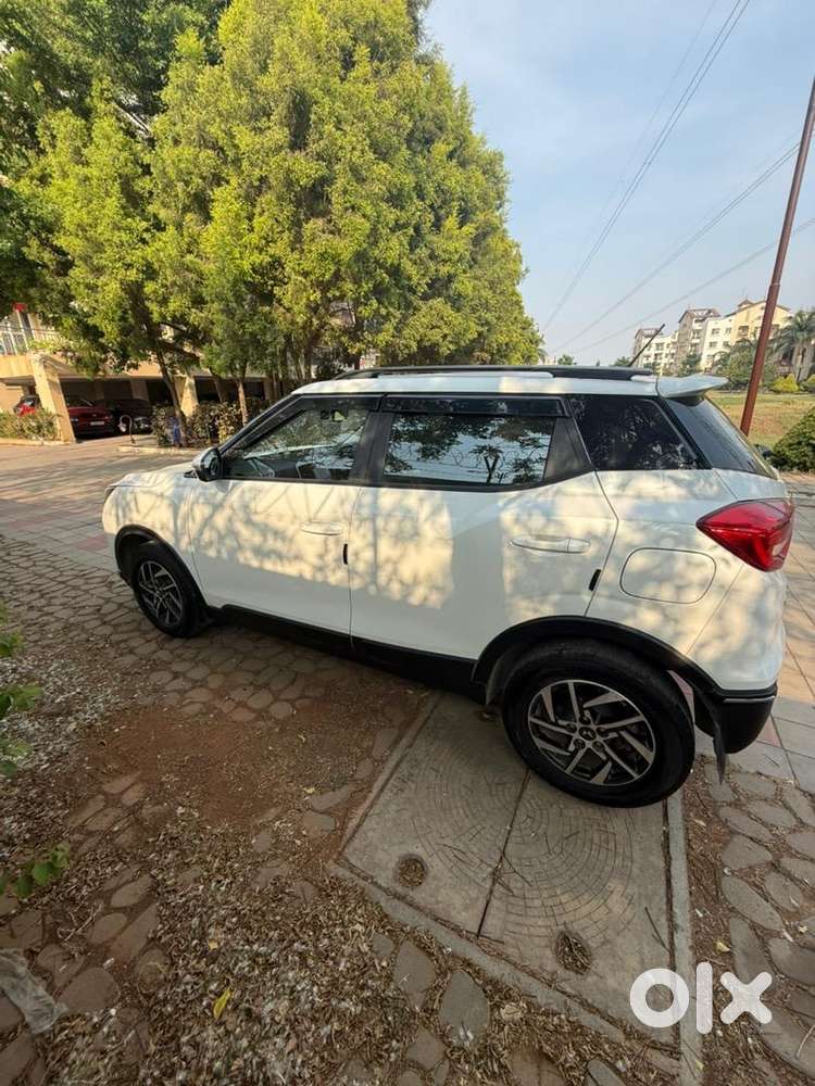 Almost New Mahindra Xuv300 W8(o)  Only 6,000 Km  Mint Condition