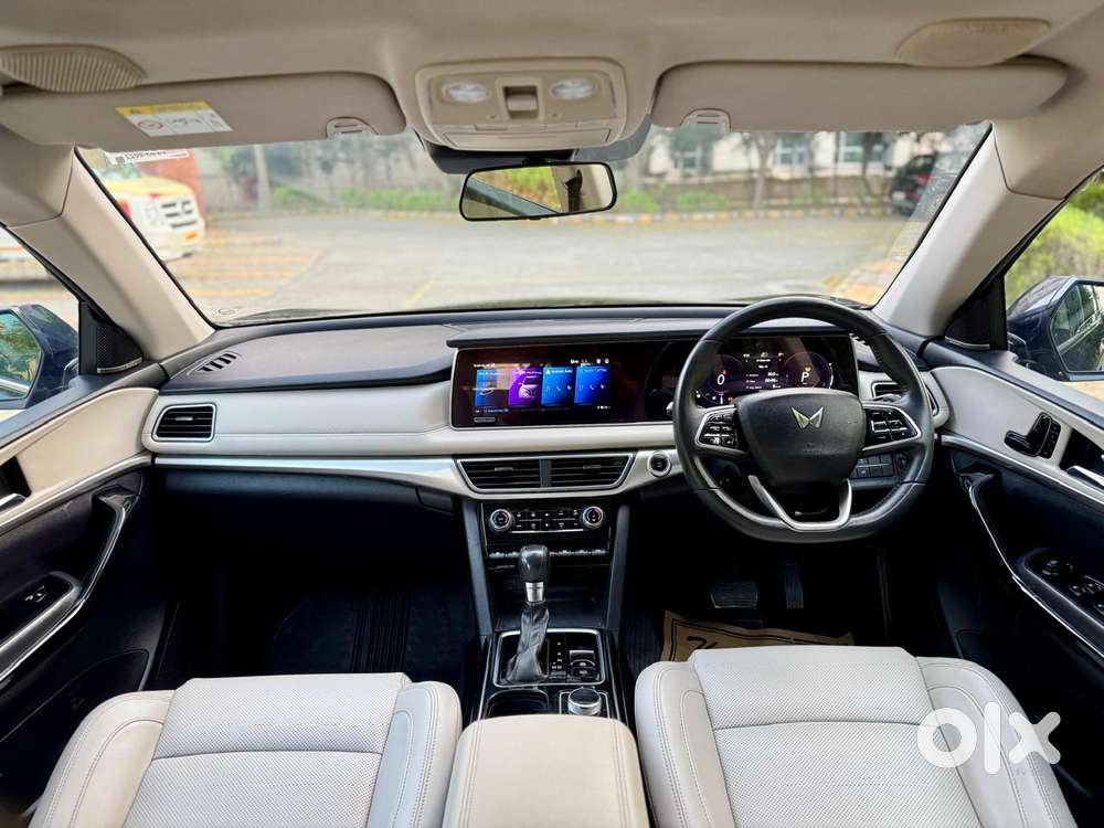 Mahindra Xuv700 2.2 Ax 7 Diesel At Luxury Pack Str, 2022, Diesel