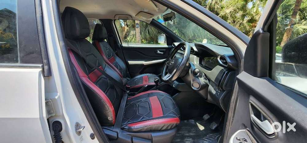 Nissan Magnite 1.0 Xv Premium, 2021, Petrol