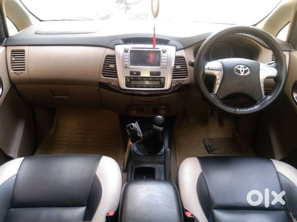 Toyota Innova [ ] 2.5 V Diesel 7 Str, 2015, Diesel