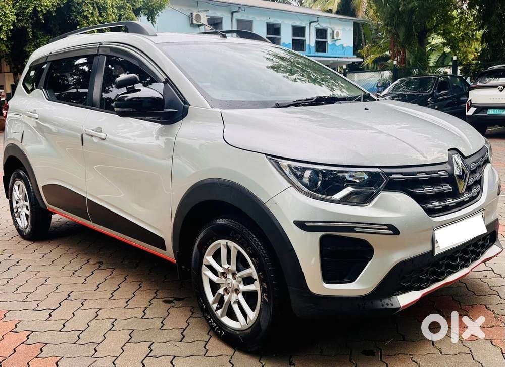 Renault Triber Rxt, 2023, Petrol