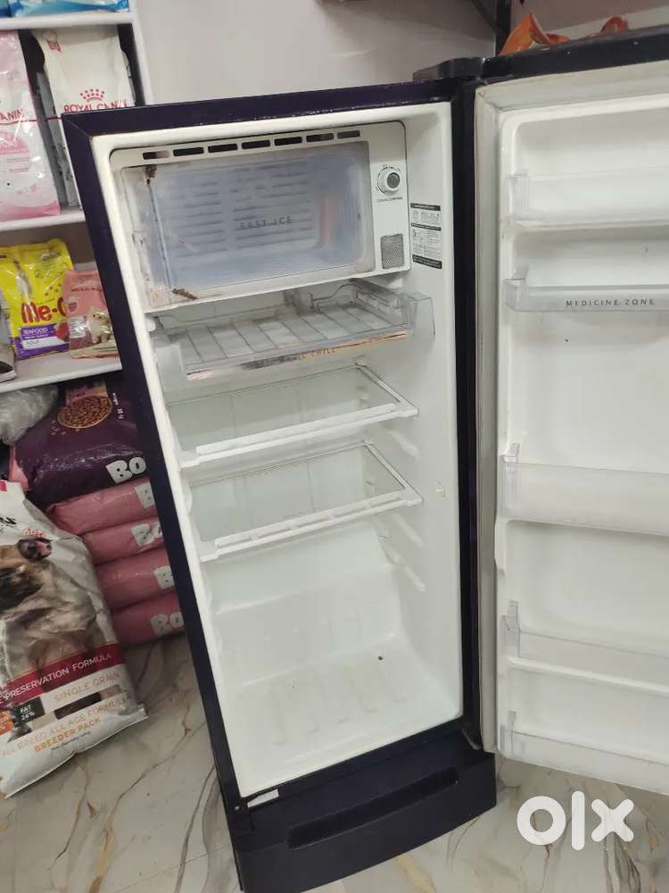 Whirlpool Refrigerator New Condition Only 8999₹